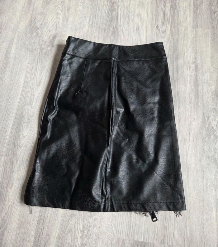 Jupe simili cuir noire Colloseum - taille XS neuve - photo numéro 4