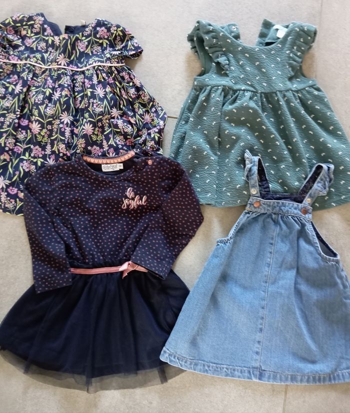 Lot robes fille 12 mois