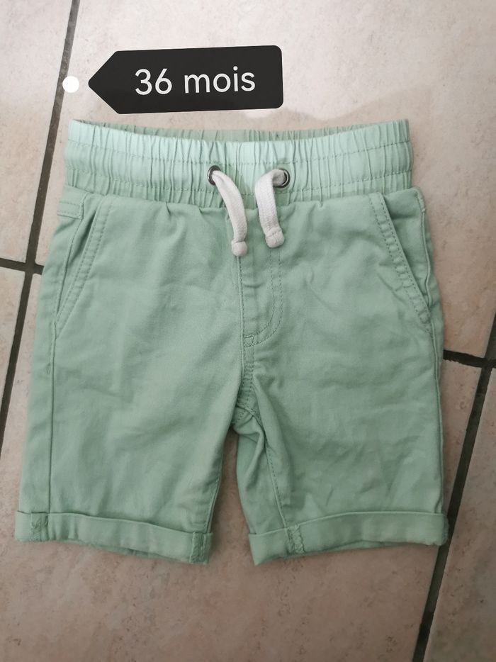 Short 3 ans