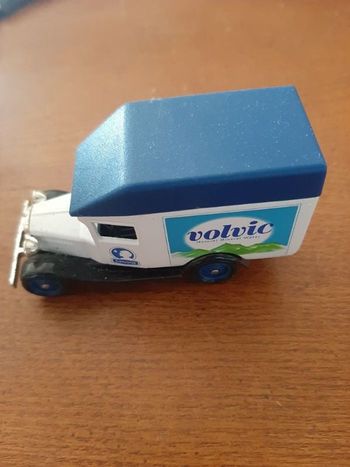 Véhicule de collection Ford Van 1/43