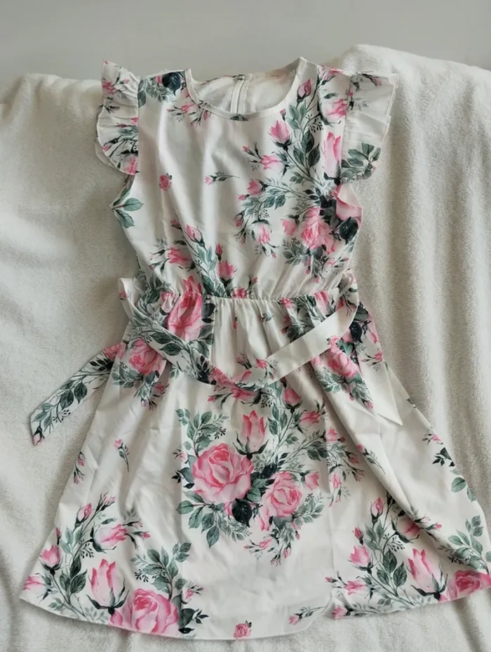 Robe fille neuve fleurs