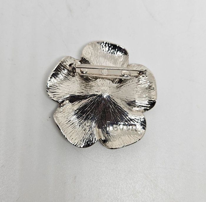 Broche.
Yves Rocher - photo numéro 4