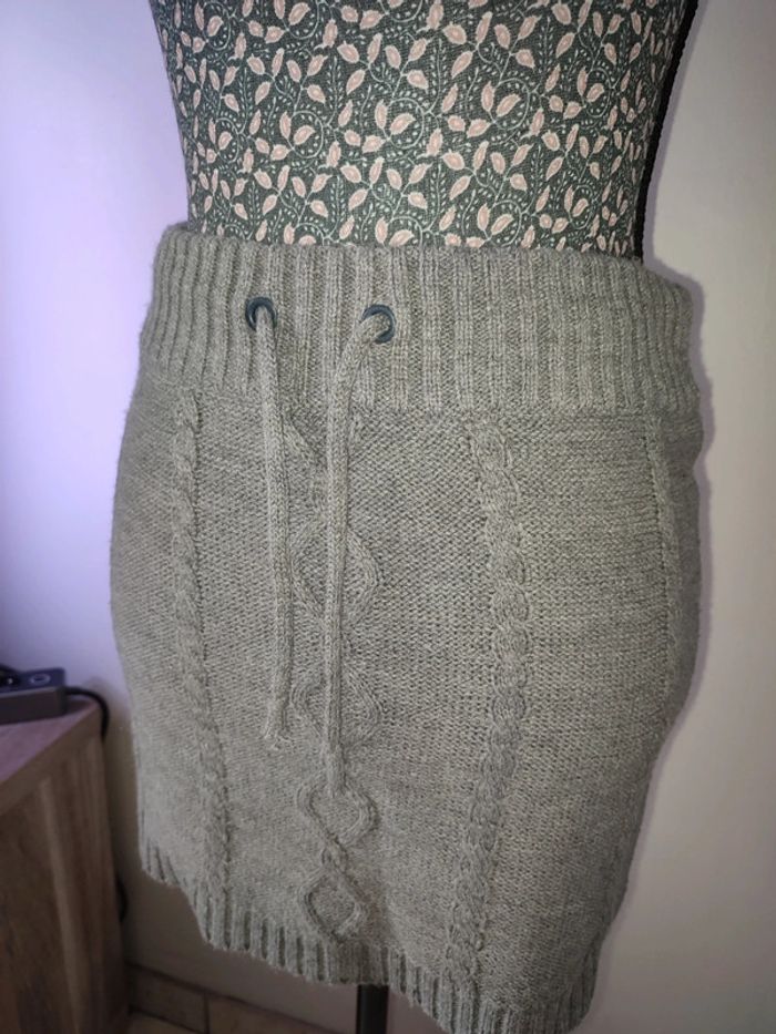 Jupe grise - photo numéro 2