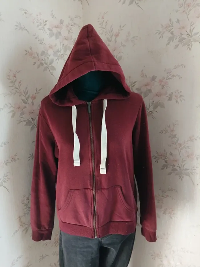 Veste à capuche bordeaux avec poche et lien à nouer blanc / pimkie/ (M/L) - photo numéro 3