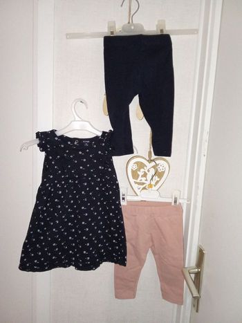 Lot de vts bébé fille Kiabi en 9 Mois, mi saison été, robe et leggins, marine, rose perle