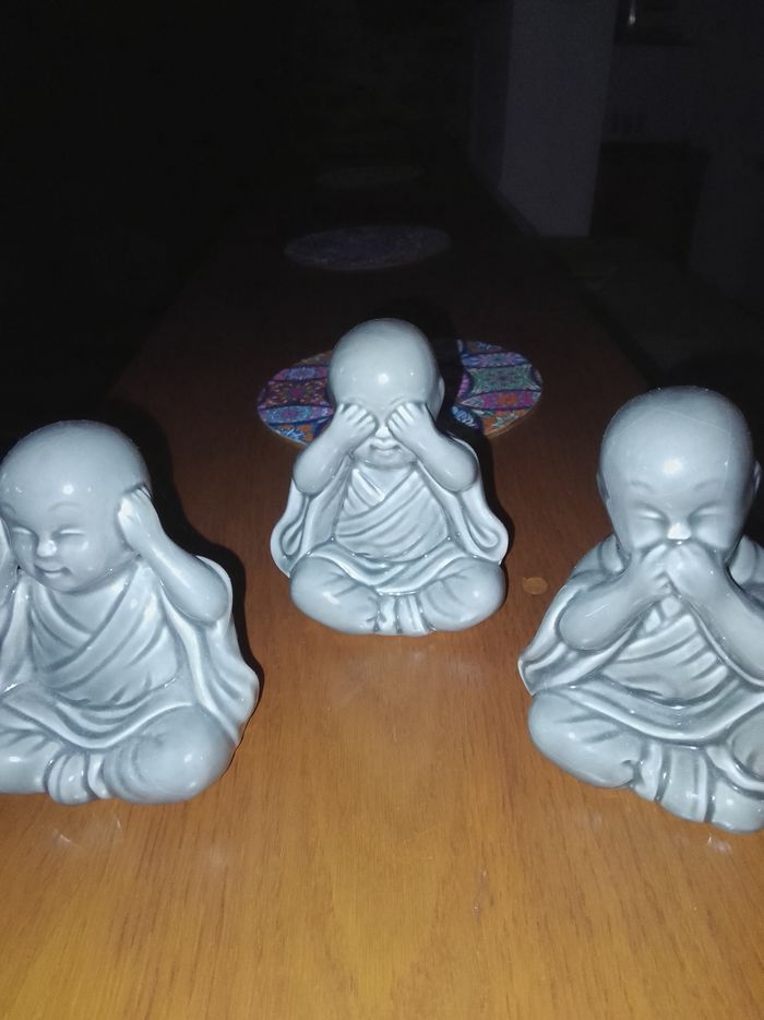 Trois statues