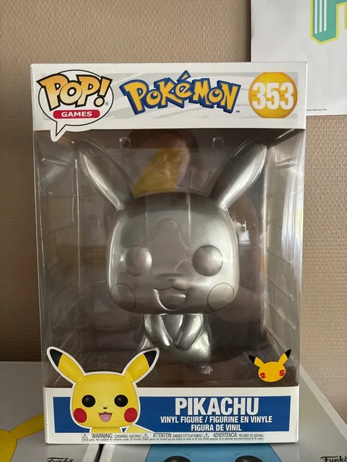 Pop géante Pokémon pikachu argent 353