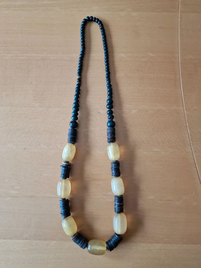 Collier fantaisie en très bon état