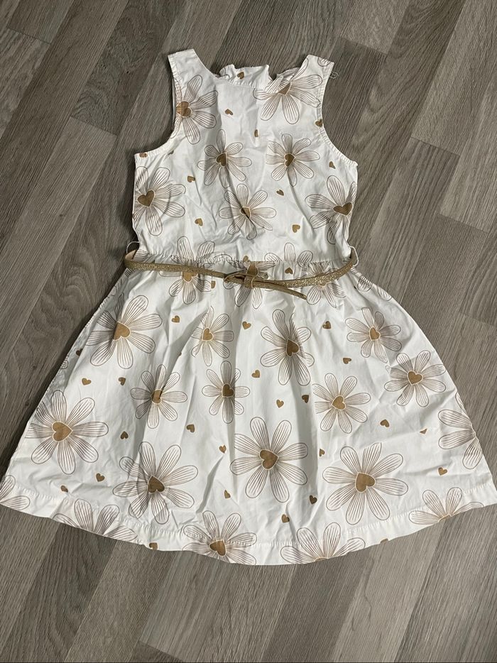 Robe avec ceinture
