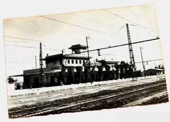 Carte postale ancienne Meknès (Maroc) La Gare des C.F.M