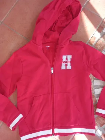 Gilet zippé à capuche Kiabi