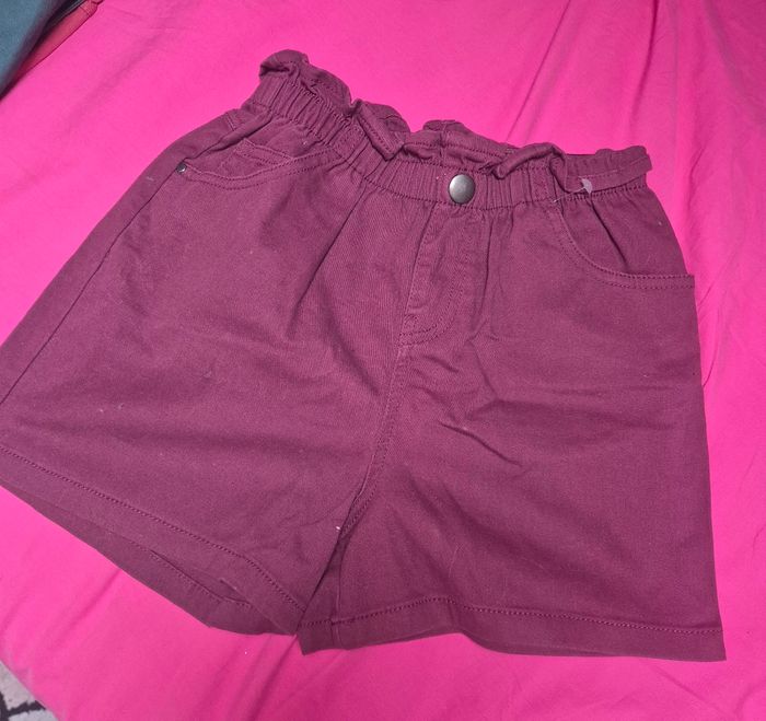 Short fille