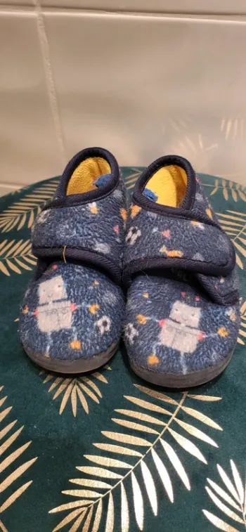 Chaussons taille 22