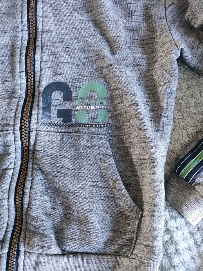 Gilet zippé à capuche - photo numéro 3