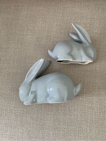 Lot de 2 lapins déco gris – Très bon état