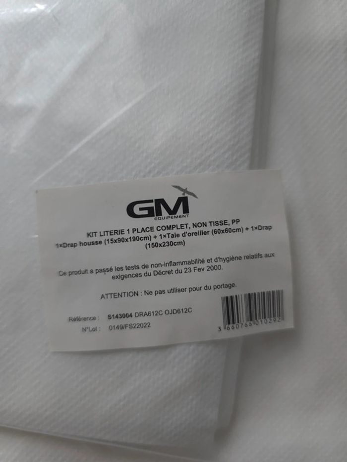Parure de lit 1 place complet jetable neuf - photo numéro 2