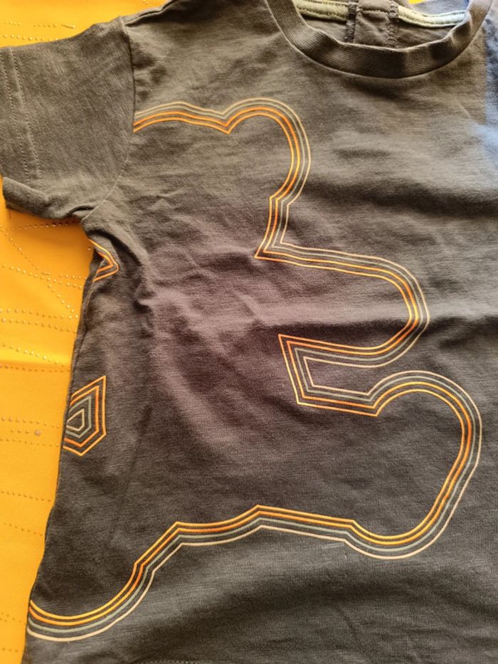 Short et tee shirt manches courtes 2 ans 86 cm - photo numéro 3