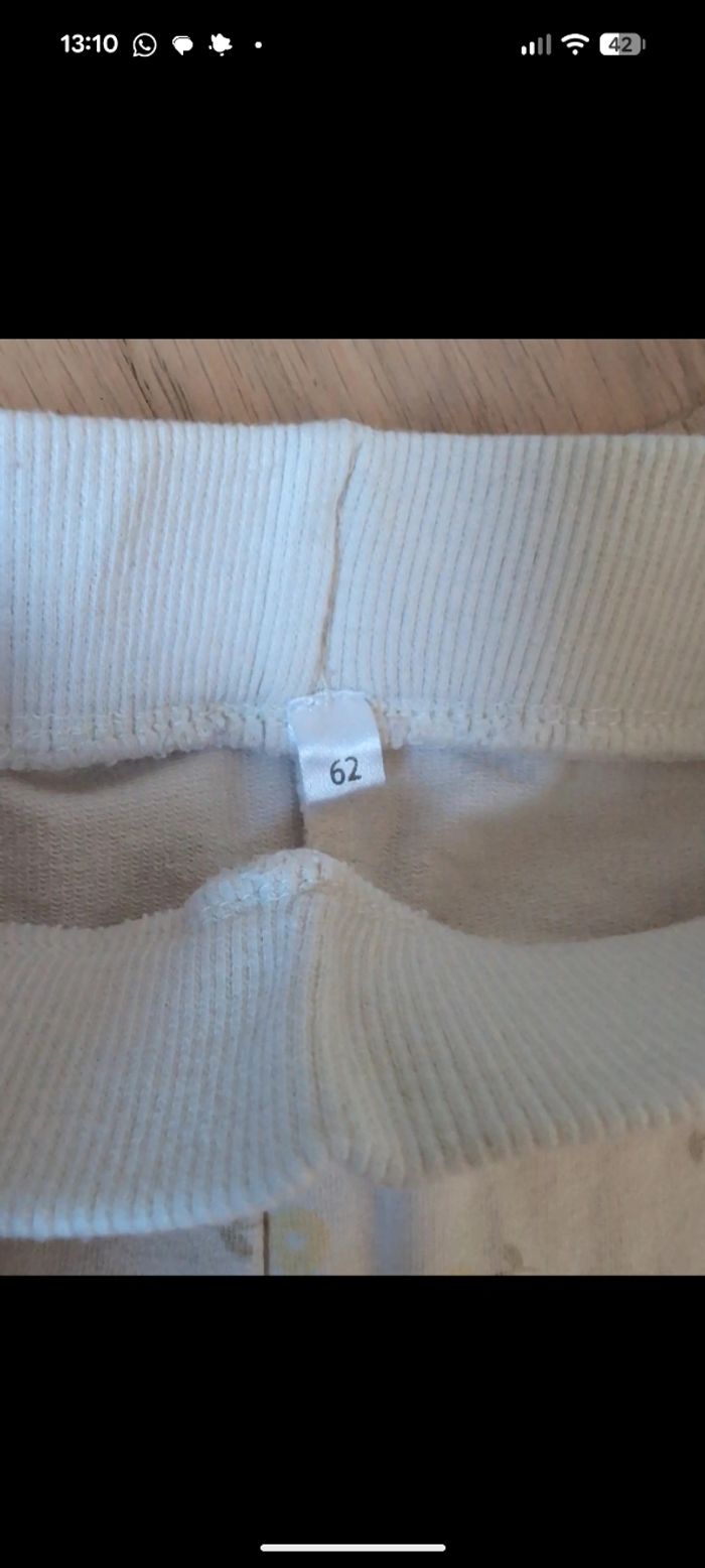 Jogging à fleurs taille 6 mois - photo numéro 2