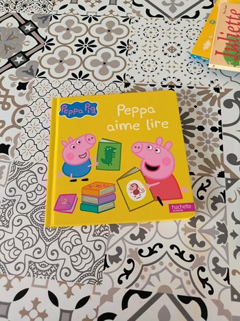 Peppa aime lire