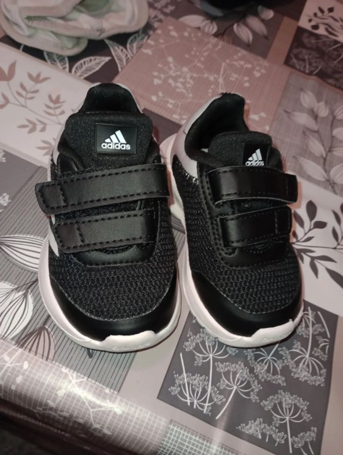 Basket Adidas T19 - photo numéro 2