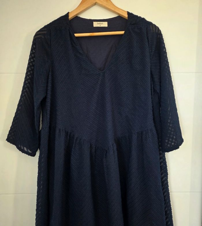 Robe ba&sh bleu marine taille 2 ( M ) en très bonne état - photo numéro 1