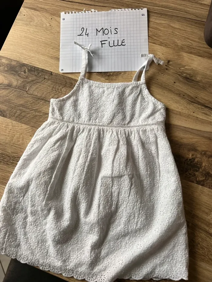 Lot de 4 robes - photo numéro 2