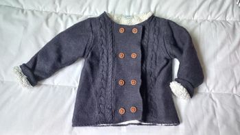 Gilet à boutons chaud t 2 ans