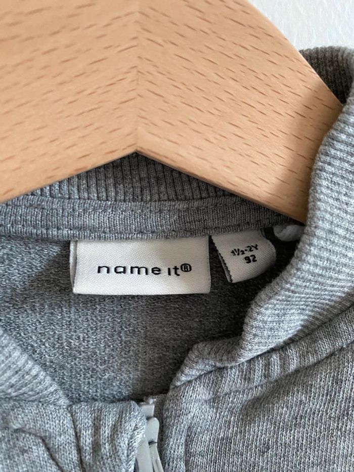 Sweat zippé gris chiné avec bandes oranges/blanches/bleues - 24 Mois - photo numéro 4