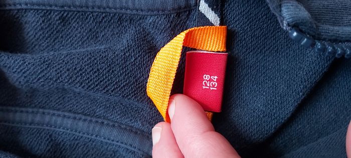 Gilet zippé à capuche 128/134 - photo numéro 6