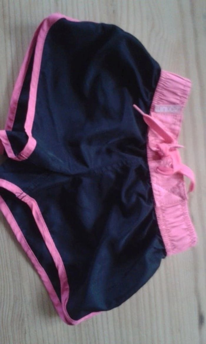 Short léger 8/10 ans - photo numéro 3