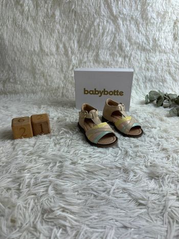 Paire de sandales Babybotte taille 21