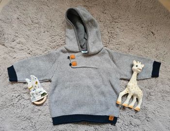 Pull neuf taille 6 mois