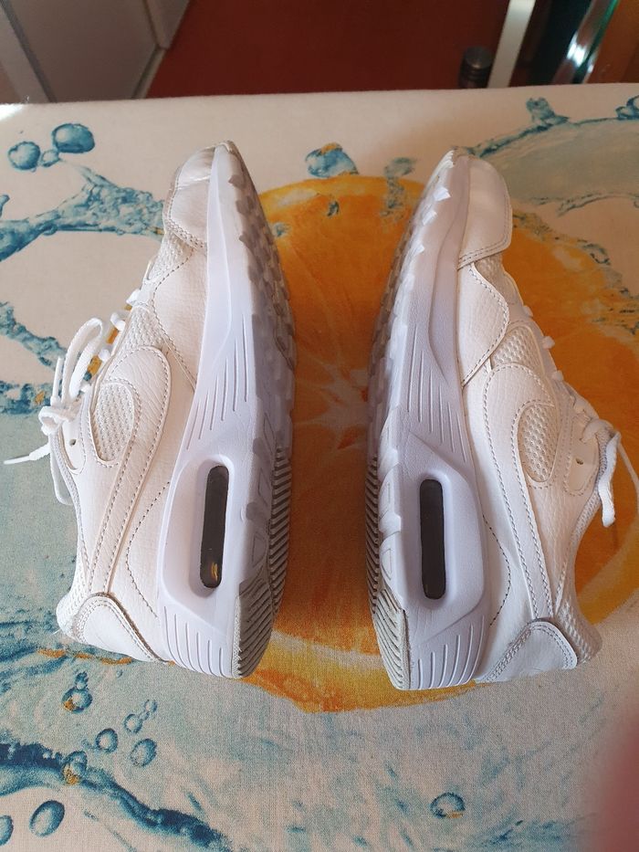Basket Nike air blanche taille 38 - photo numéro 2