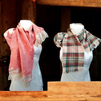 Lot de 2 écharpes vintage