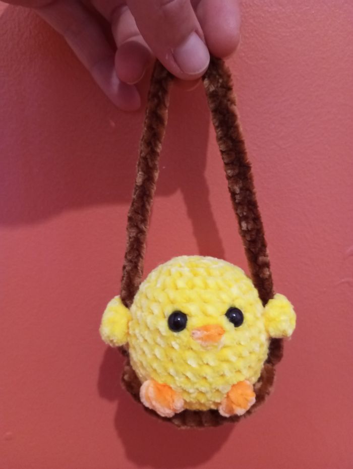 Petit poussin à suspendre au crochet