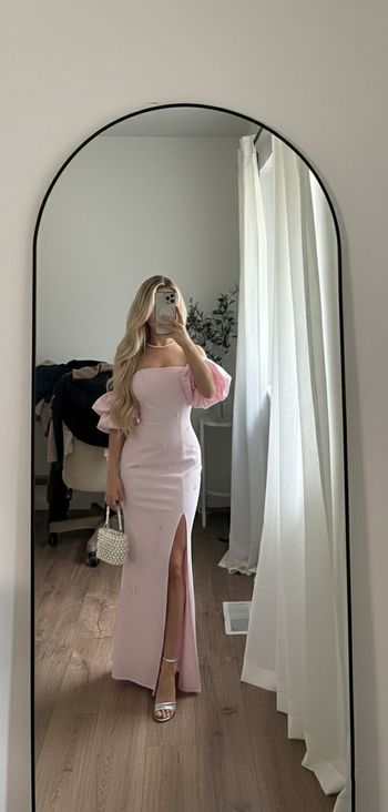 Robe de soirée rose princesse - Épaules dénudées, Perles & Fente haute