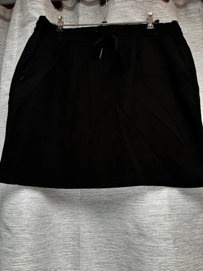 Jupe courte femme, jupe noire, jupe femme Only, minijupe - photo numéro 4