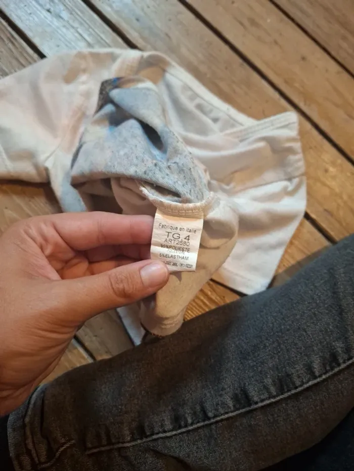 Tshirt taille 4 ans - photo numéro 2