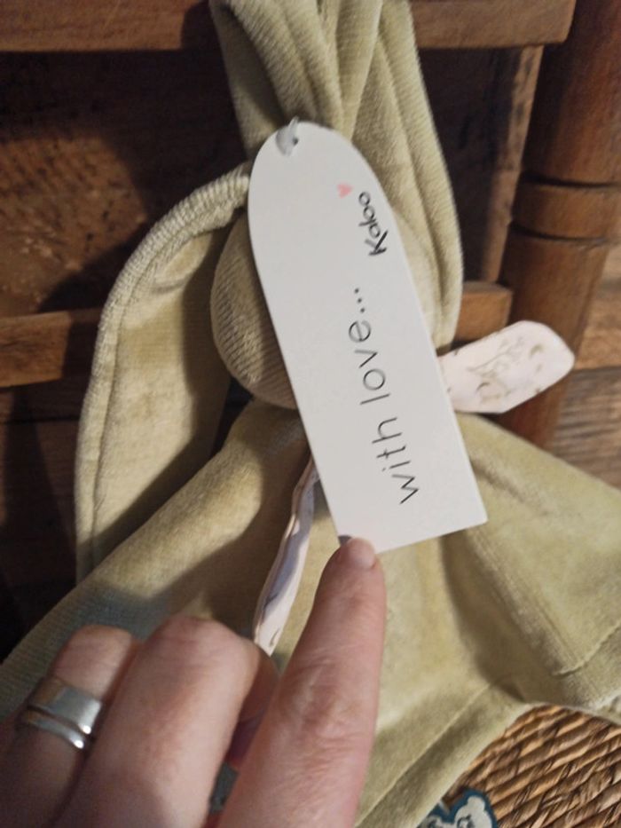 Doudou lapin vert Kaloo neuf - photo numéro 3