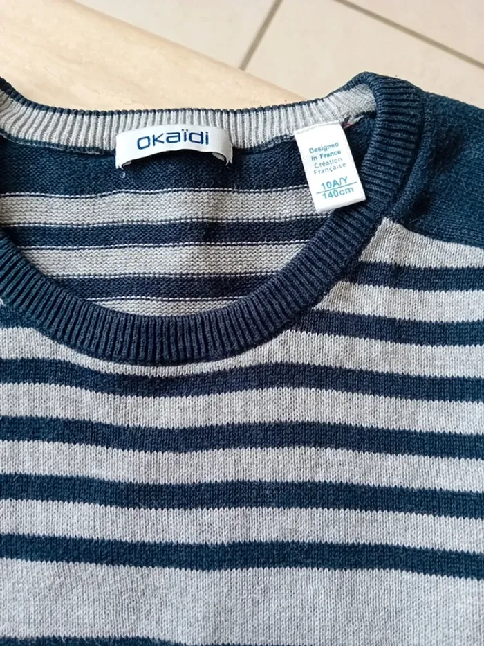 Pull rayé okaidi bleu et gris. - photo numéro 2