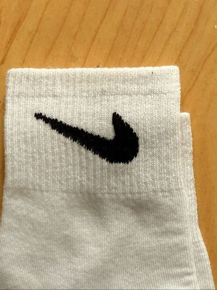 chaussettes de la marque Nike en couleur blanche neuf - photo numéro 3