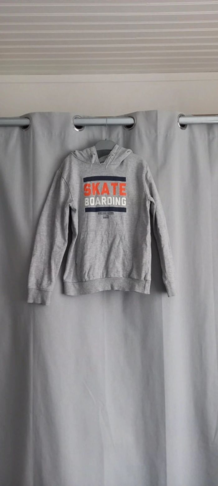 Sweat à capuche gris gémo 10 ans