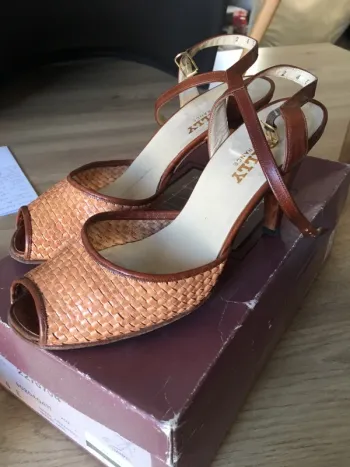 Sandales Bally taille 37