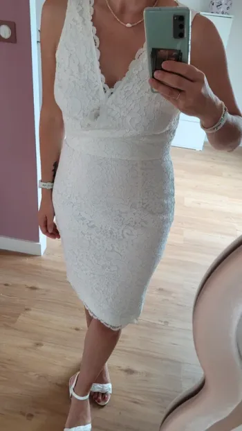 Robe esprit blanche crème en dentelle