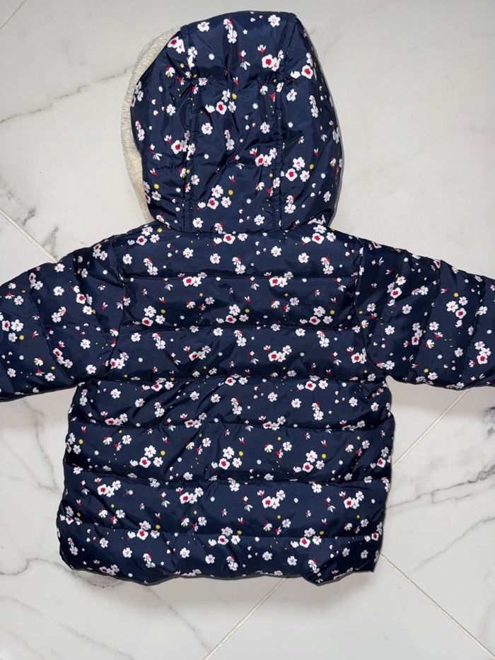 Doudoune Petit Bateau – 12 mois – motif fleuri bleu marine - photo numéro 2