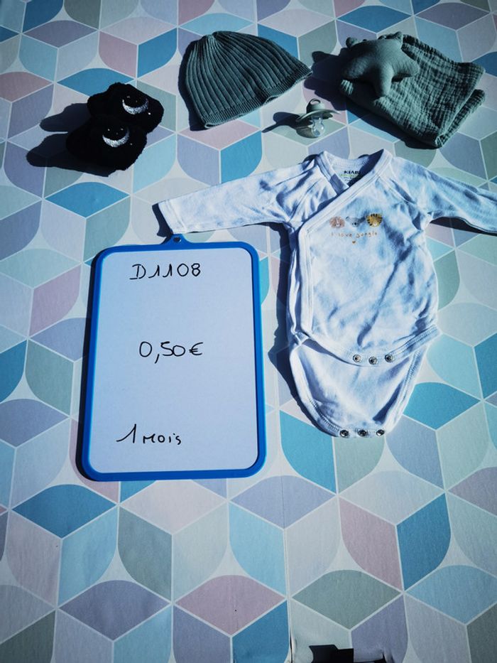 D1108 - body garçon 1 mois