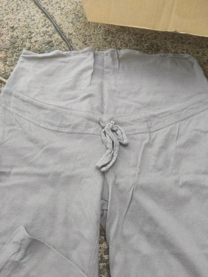 Pantalon grossesse t 38 40 - photo numéro 2