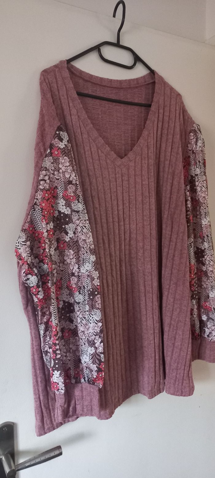 Pull couleur vieux rose manches fleuries - photo numéro 2