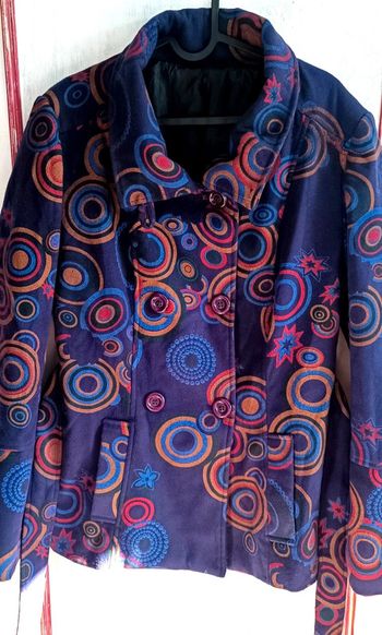 Veste mi longue avec ceinture. Taille 40.