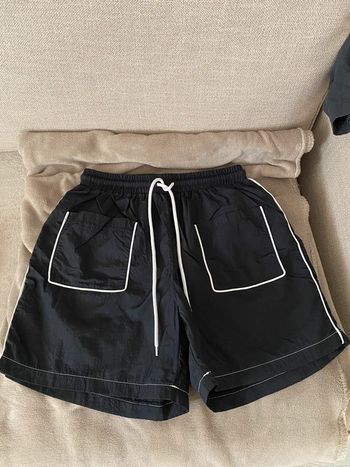 Short noir